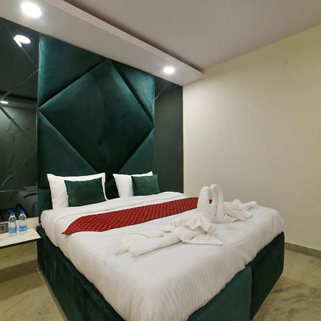 Hotel The Twenties Kamla Nagar Neu-Delhi Exterior foto