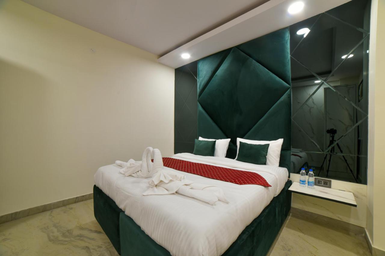 Hotel The Twenties Kamla Nagar Neu-Delhi Exterior foto